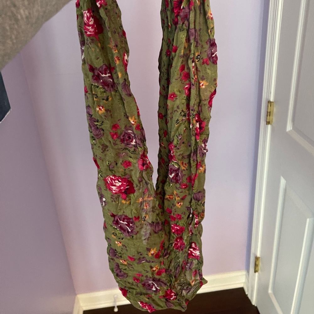 Reversible infinity scarf